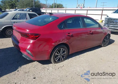 2024 Kia Forte Lxs z USA, uszkodzony, nr VIN 3KPF24AD7RE726441